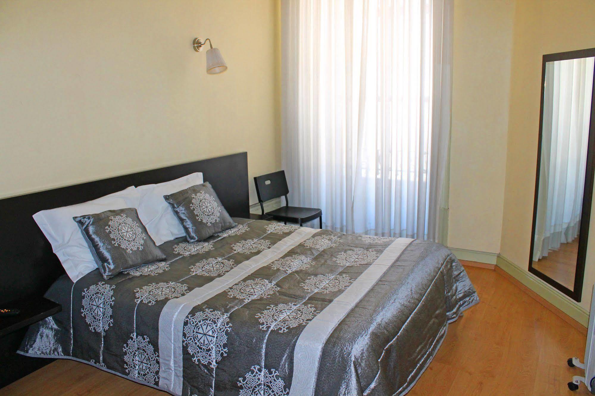 Lunar Guest House Porto Dış mekan fotoğraf